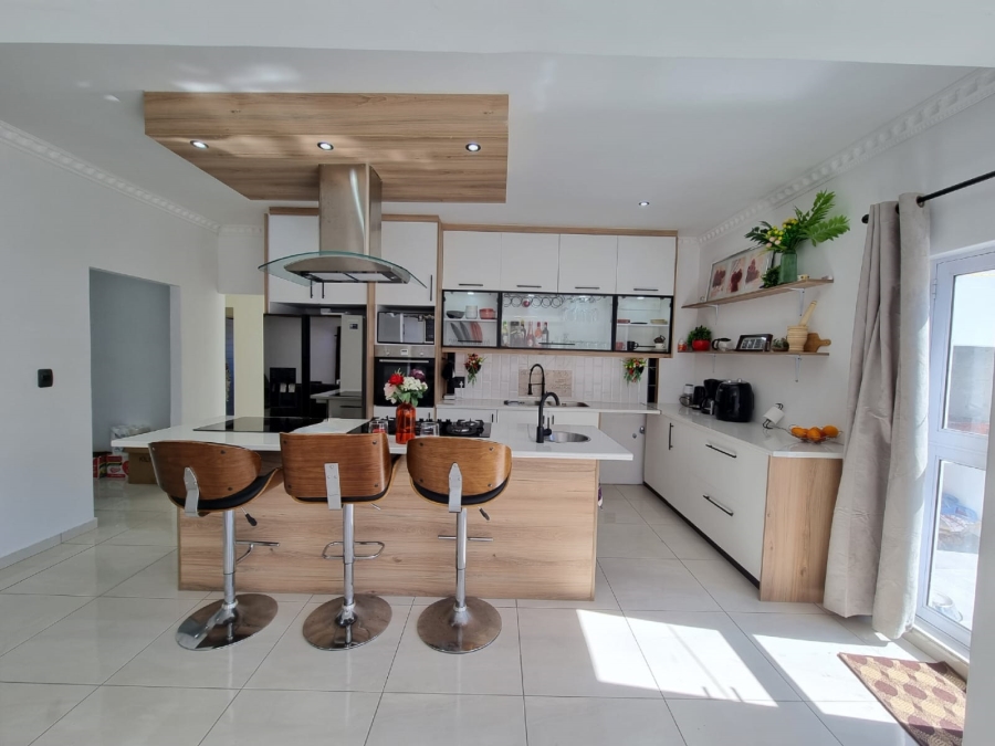 4 Bedroom Property for Sale in St Helena Views Western Cape
